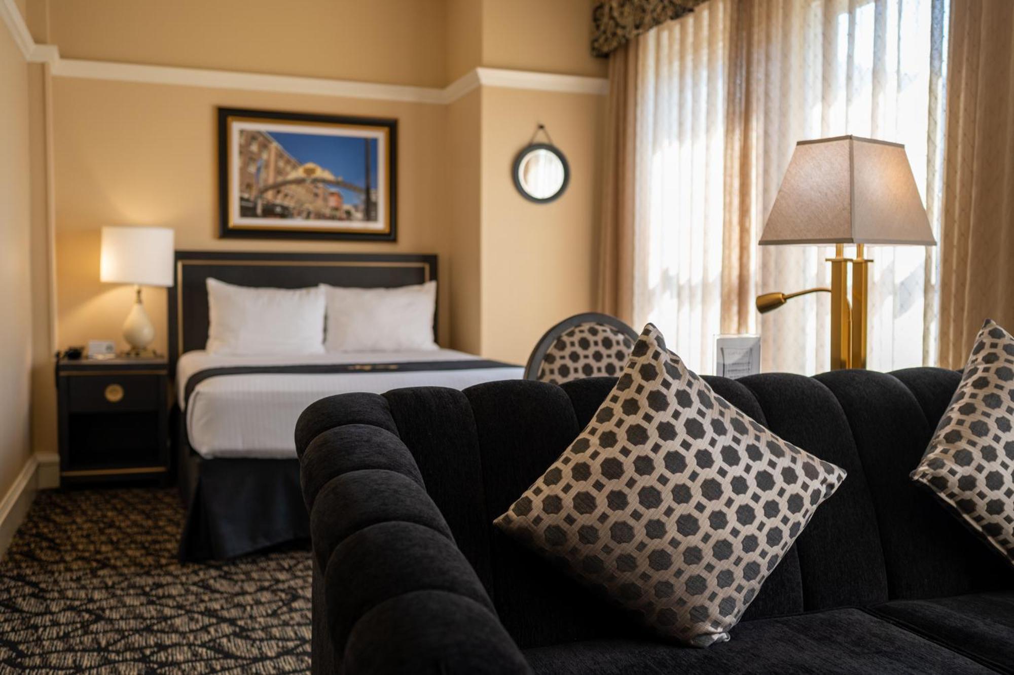 Gaslamp Plaza Suites San Diego Bagian luar foto