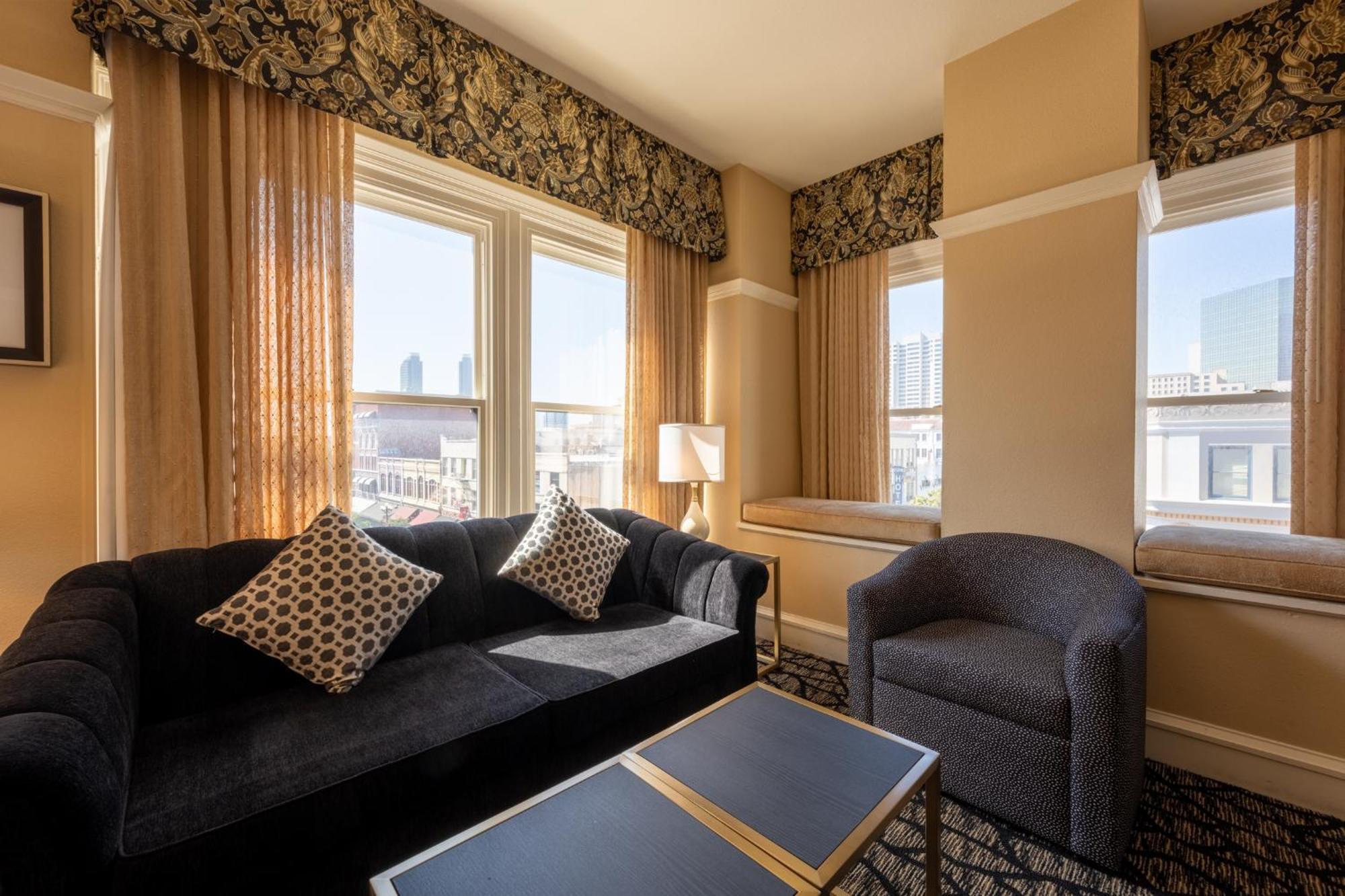 Gaslamp Plaza Suites San Diego Bagian luar foto