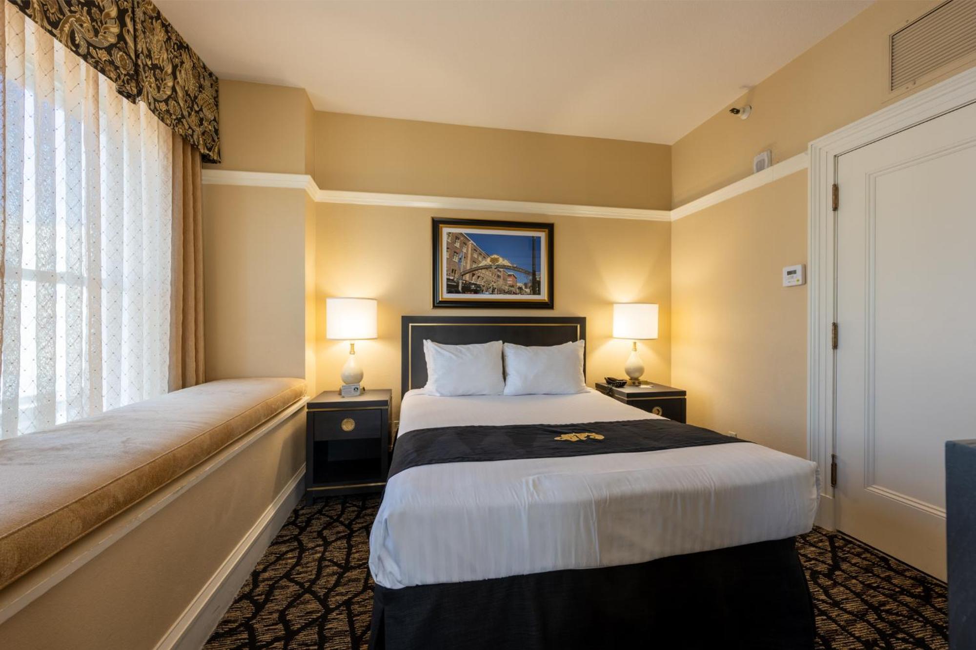 Gaslamp Plaza Suites San Diego Bagian luar foto