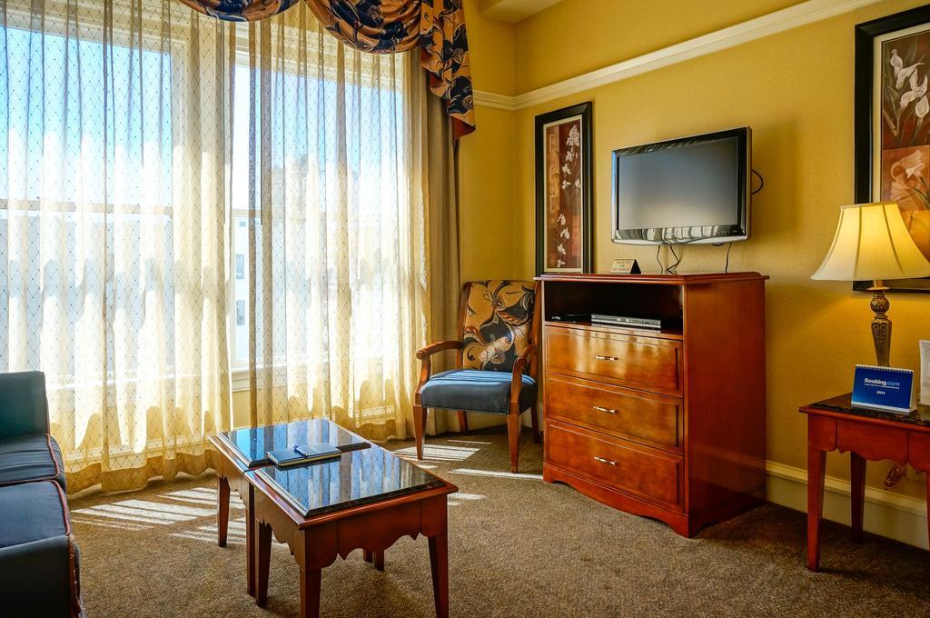 Gaslamp Plaza Suites San Diego Bagian luar foto