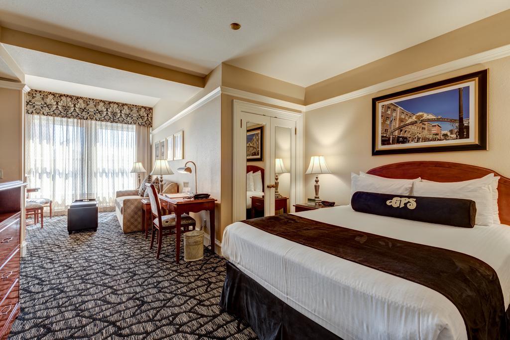 Gaslamp Plaza Suites San Diego Bagian luar foto
