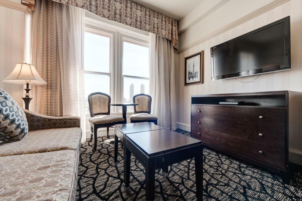Gaslamp Plaza Suites San Diego Bagian luar foto