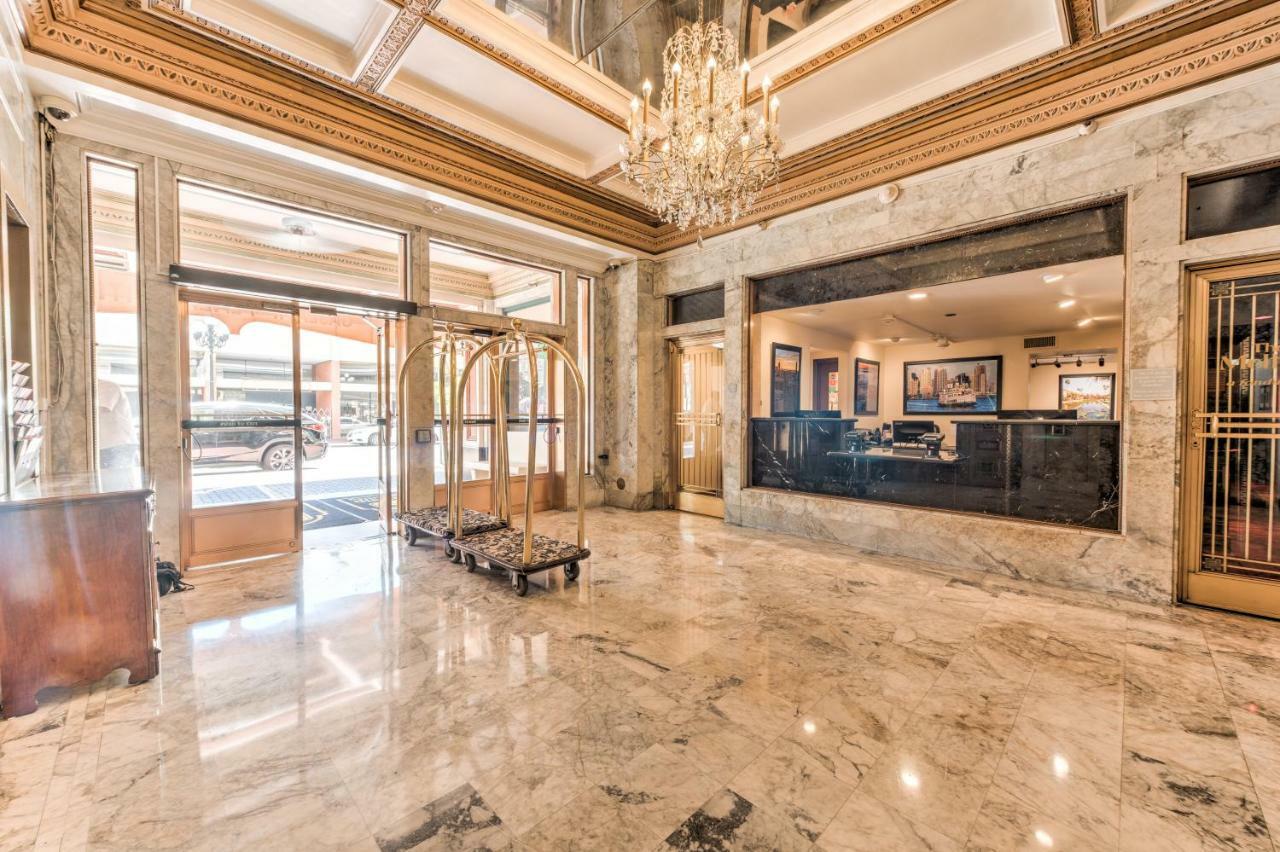 Gaslamp Plaza Suites San Diego Bagian luar foto