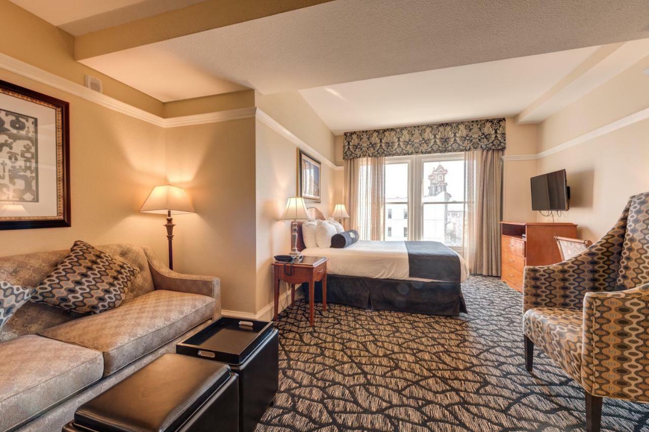 Gaslamp Plaza Suites San Diego Bagian luar foto