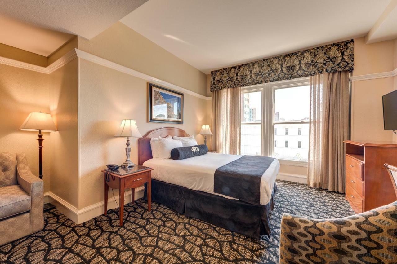 Gaslamp Plaza Suites San Diego Bagian luar foto