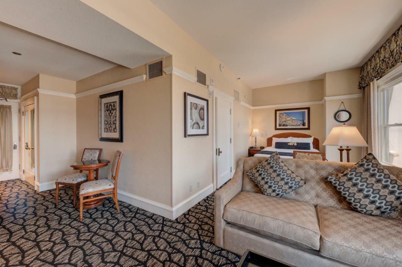 Gaslamp Plaza Suites San Diego Bagian luar foto